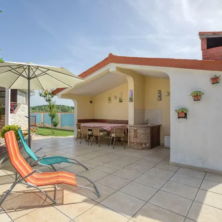 Apartman Anita.3 *